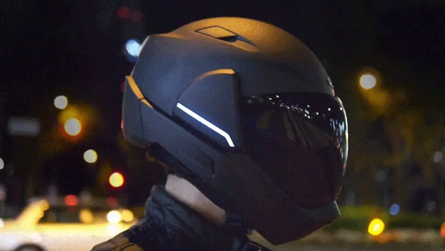 Cross Helmet X1 - A Brutal Review of Smart Helmet with HUD