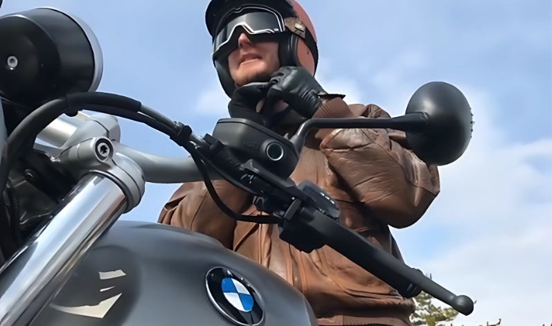 Arai Classic-V helmet