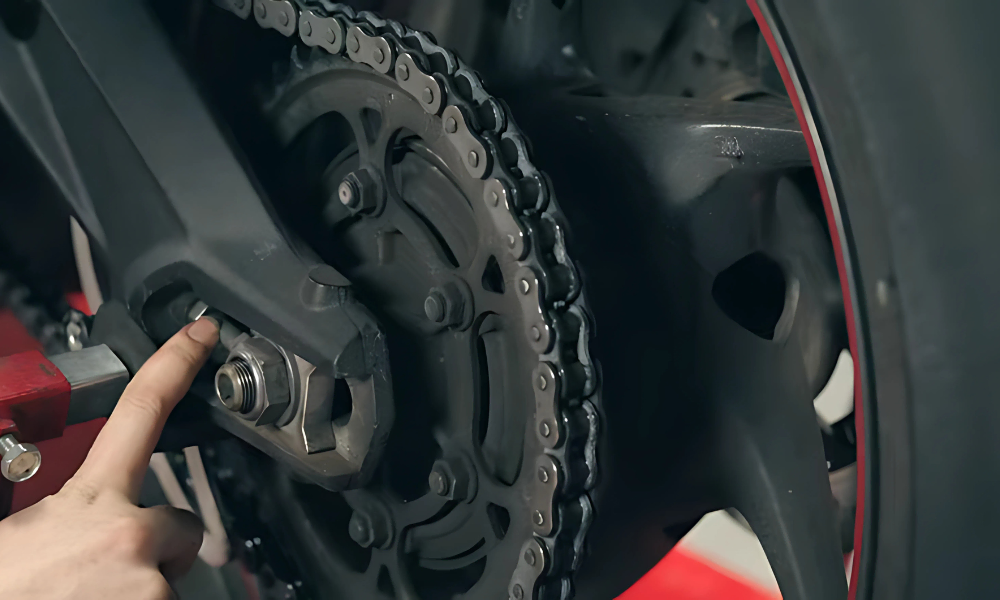 Cleaning & Lubing Your Motorcycle Chain