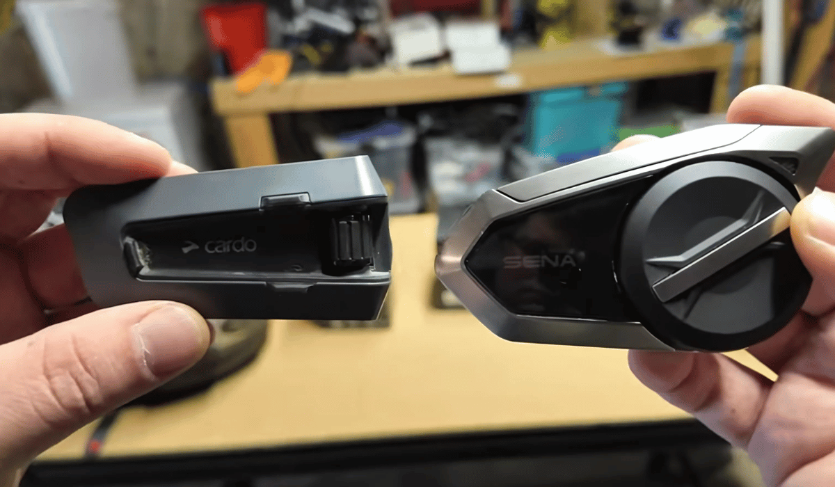 Sena 50S vs Cardo Packtalk Edge Communicator Comparison
