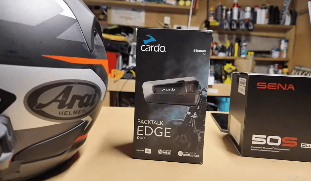 Sena 50S vs Cardo Packtalk Edge Communicator Comparison
