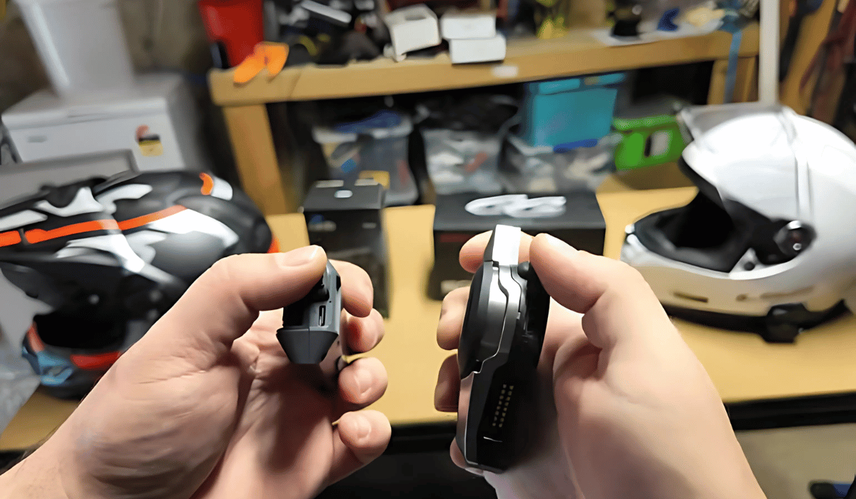 Sena 50S vs Cardo Packtalk Edge Communicator Comparison