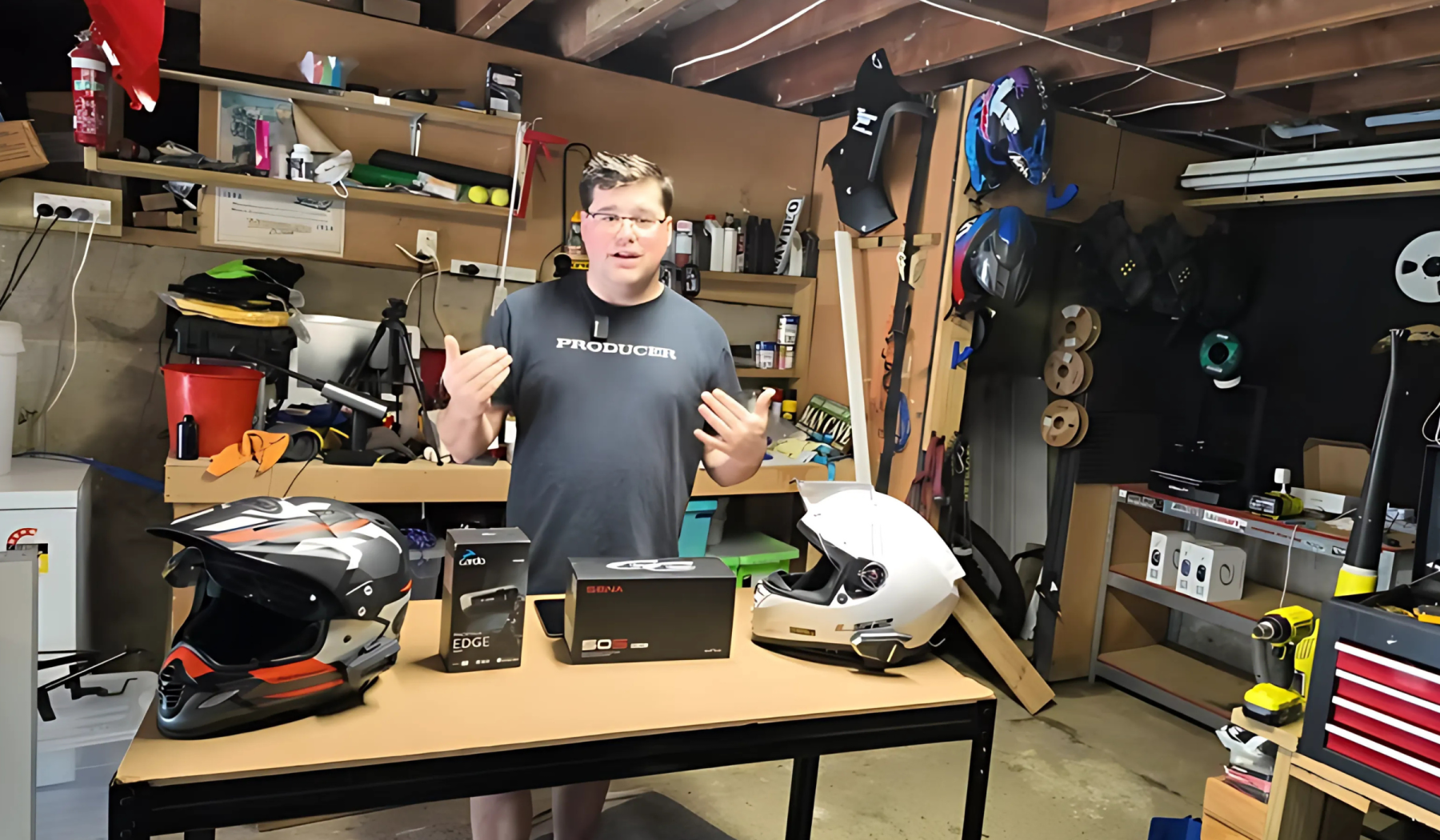 Sena 50S vs Cardo Packtalk Edge Communicator Comparison