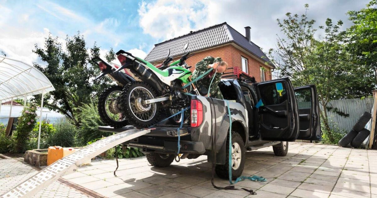 Best Motorcycle Tie Down Straps (Tested & Trusted Picks)