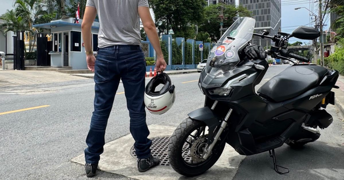 Arnie Slim Jeans Reviewed: Protective & Stylish