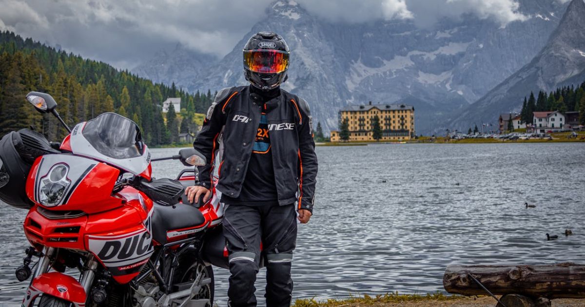 Best Quiet Helmets for Motorcyclists in Europe (2025)