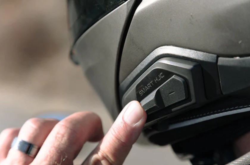 HJC RPHA 91 helmet with SMART HJC communication system
