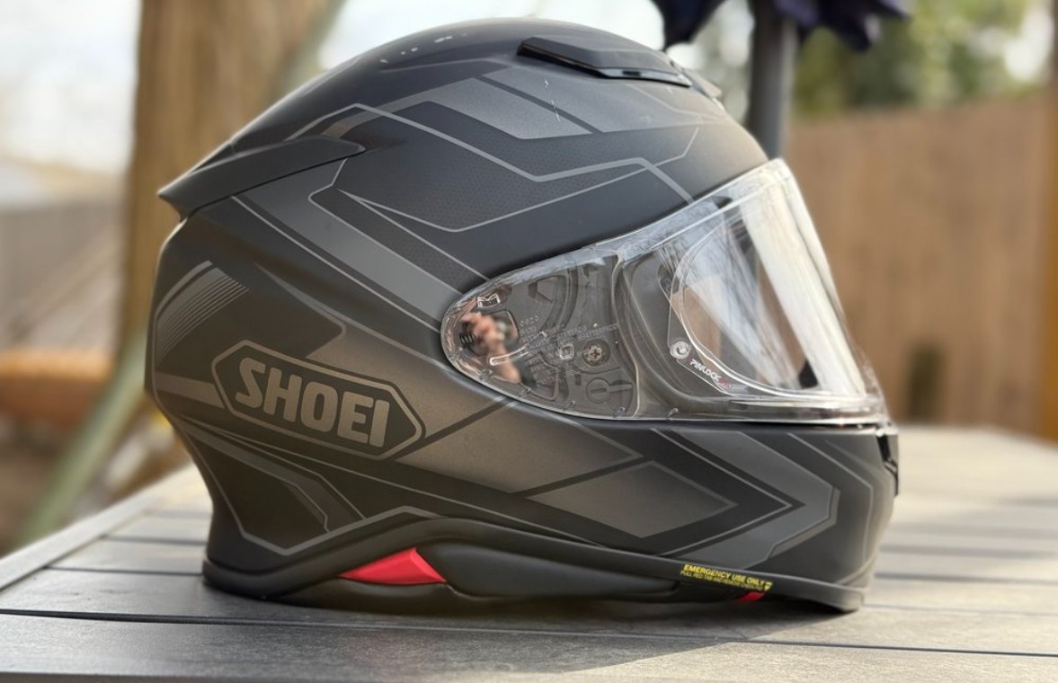 Shoei RF-1400 motorcycle helmet in matte black with clear visor