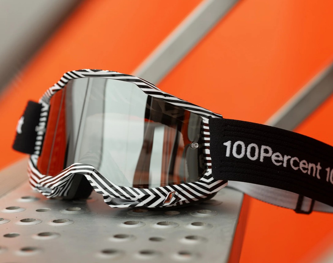 100% Accuri 2 motocross goggles with mirrored lens and secure strap for trail and enduro riders