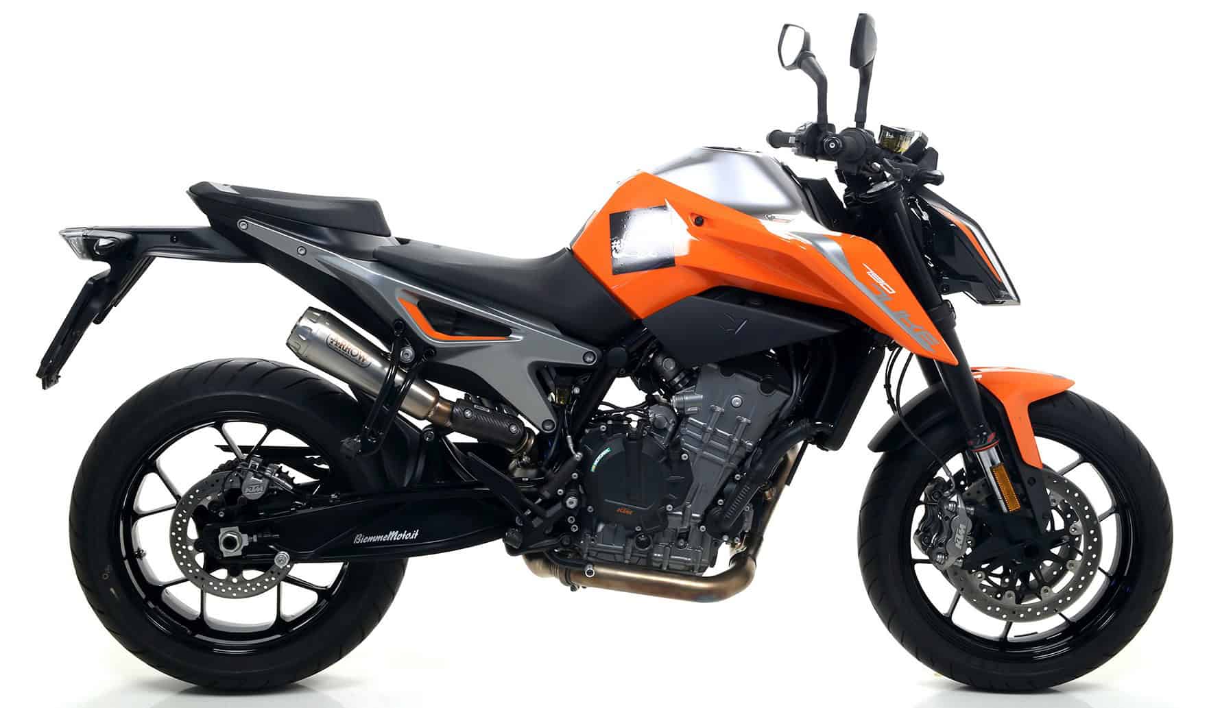 KTM Duke 790 with Arrow slip-on exhaust, ideal for naked bike riders