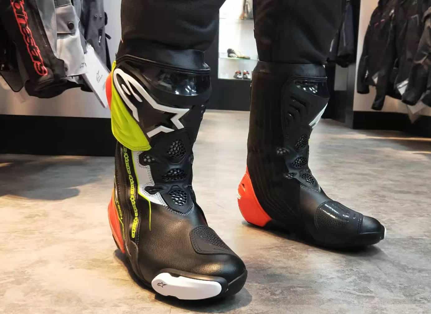 Alpinestars Supertech R motorcycle boots showing ventilated panels and airflow zones for cooling and rider comfort in hot climates.