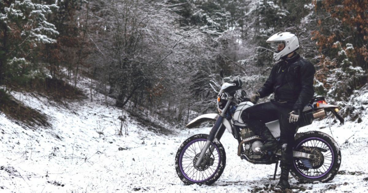 Best Snowmobile Jackets to Stay Warm on Your Motorcycle