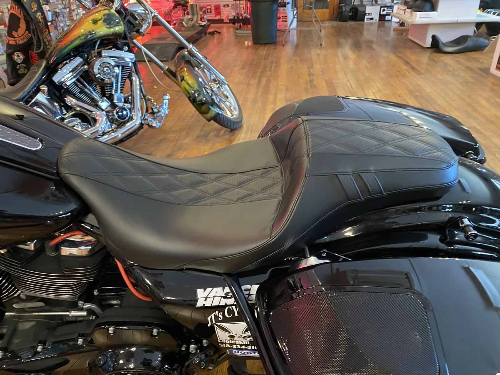 Le Pera Outcast Daddy Long Legs 2-Up seat for Harley Touring—extra legroom and sleek tapered design for tall riders