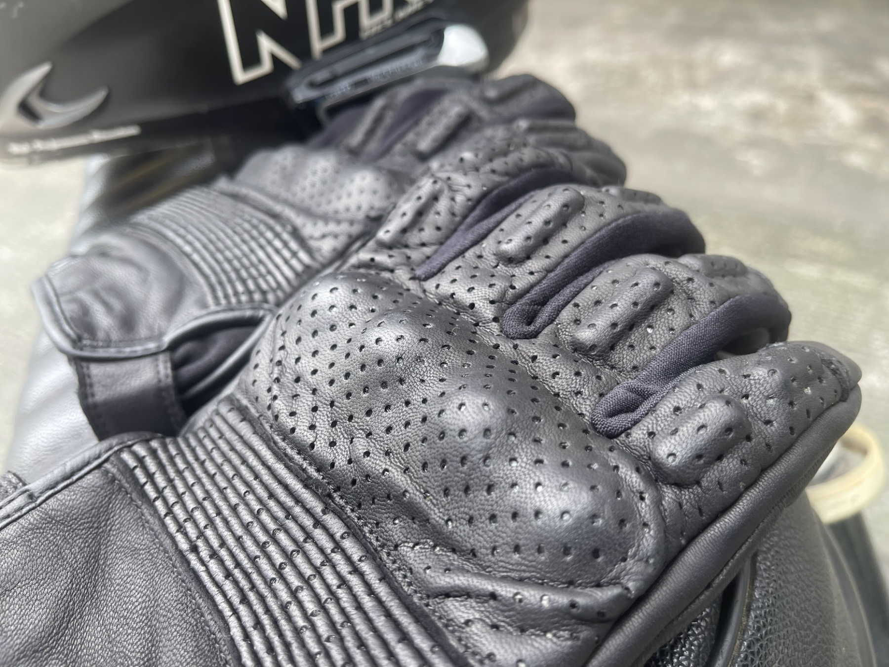 Pando Moto Onyx Gloves Review: The Break-In That Changed Me